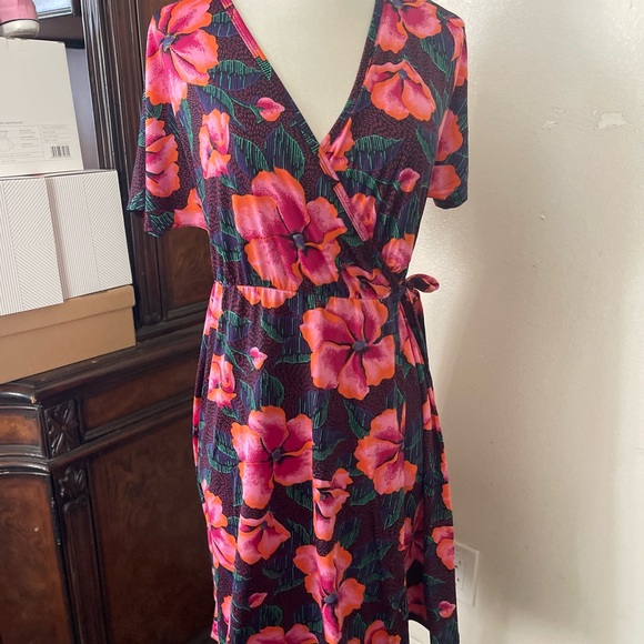 Agnes & Dora Vibrant Floral Maxi Dress - Picture 1 of 2
